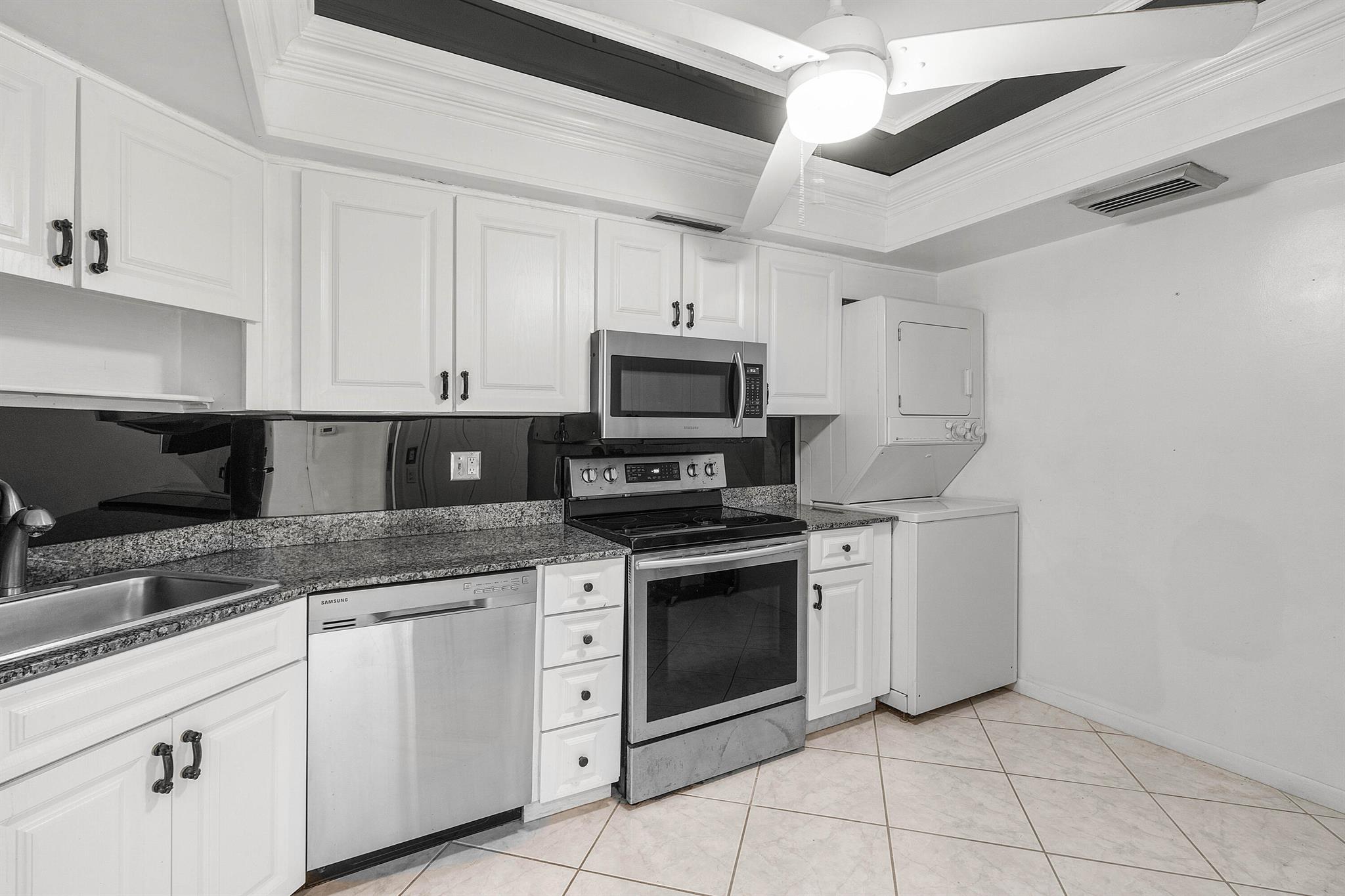 2400 Presidential Way 903