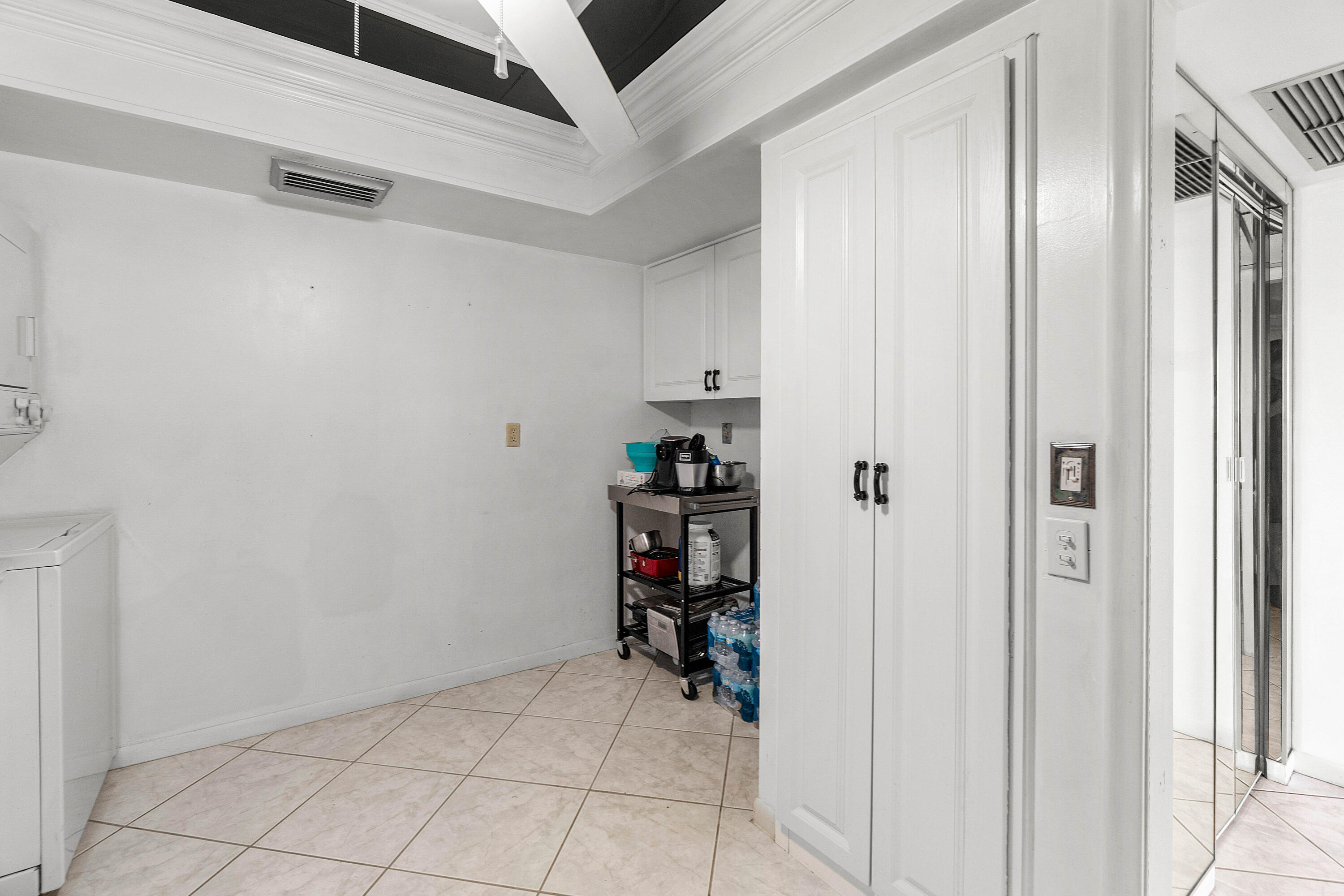 2400 Presidential Way 903
