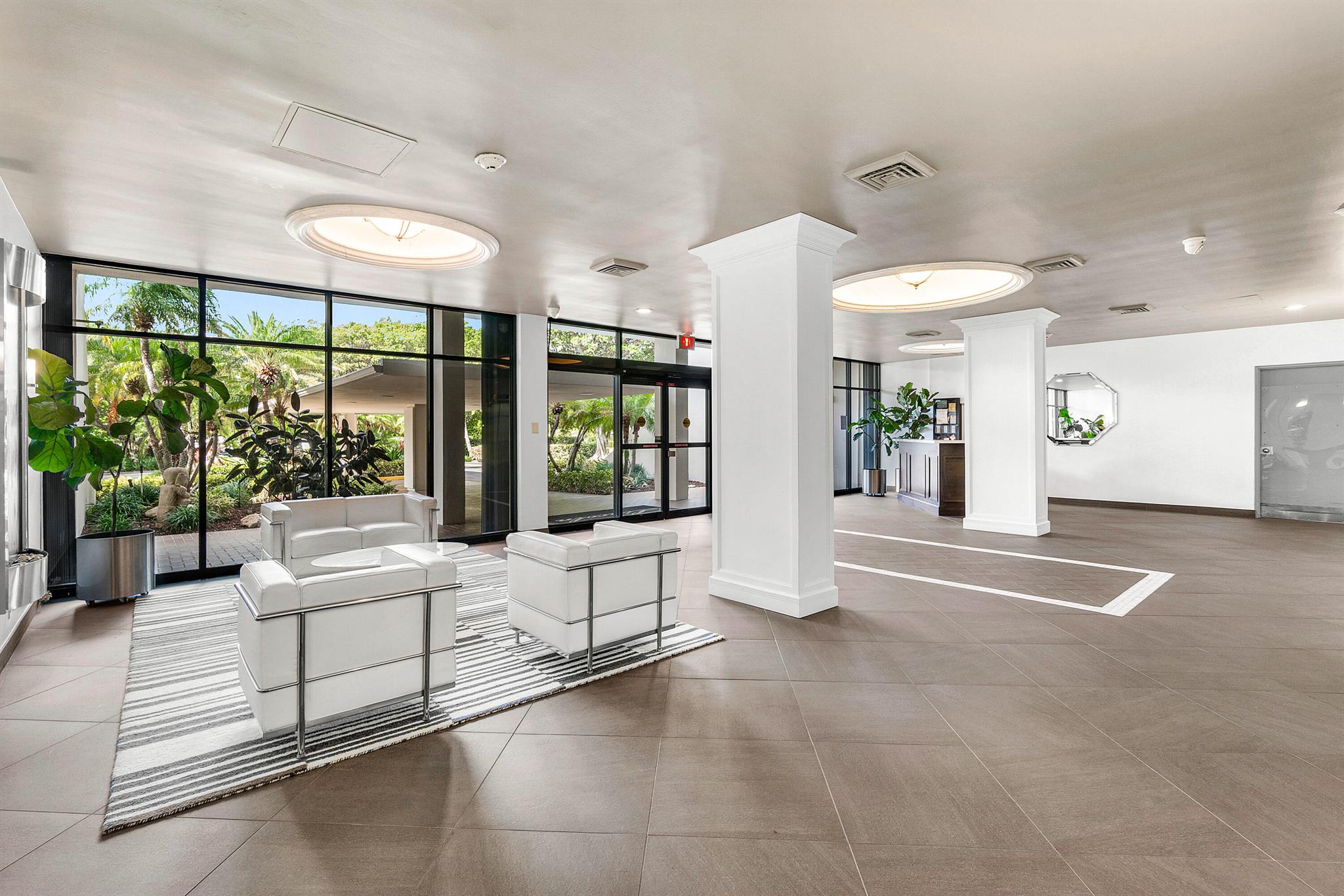 2400 Presidential Way 903