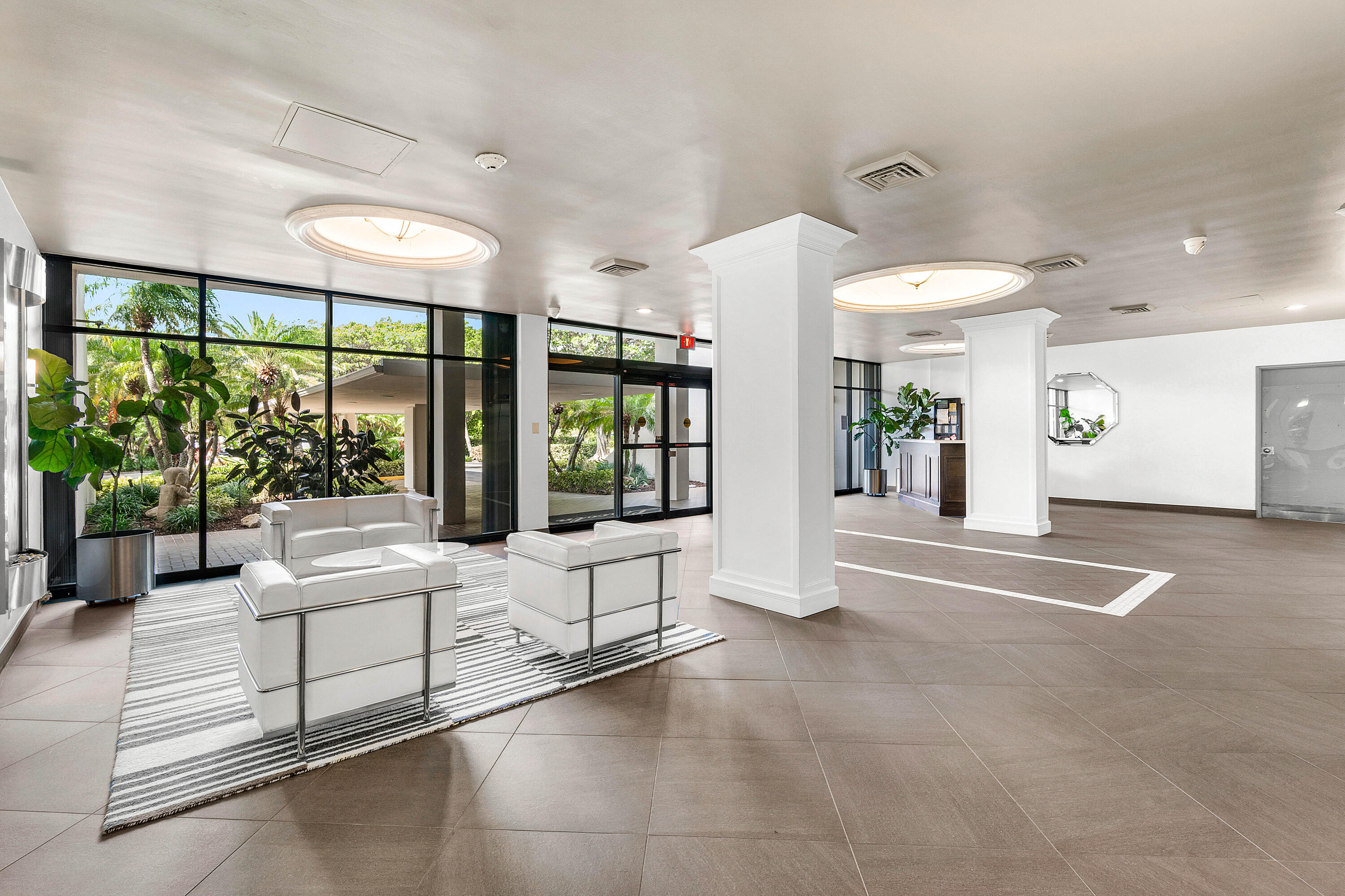 2400 Presidential Way 903