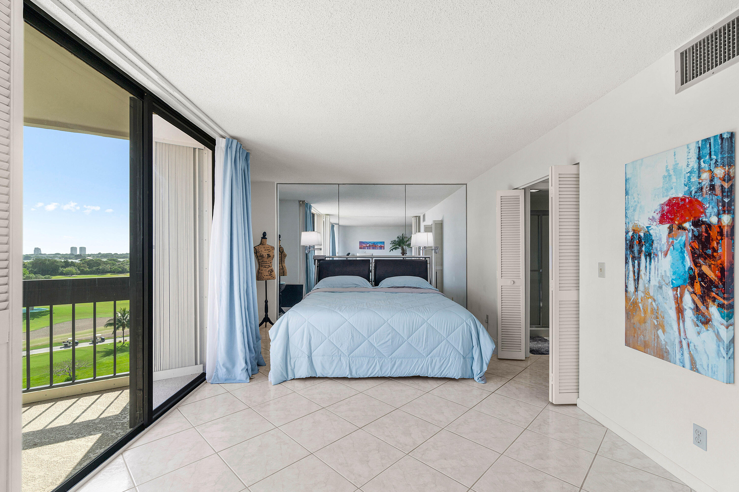 2400 Presidential Way 903