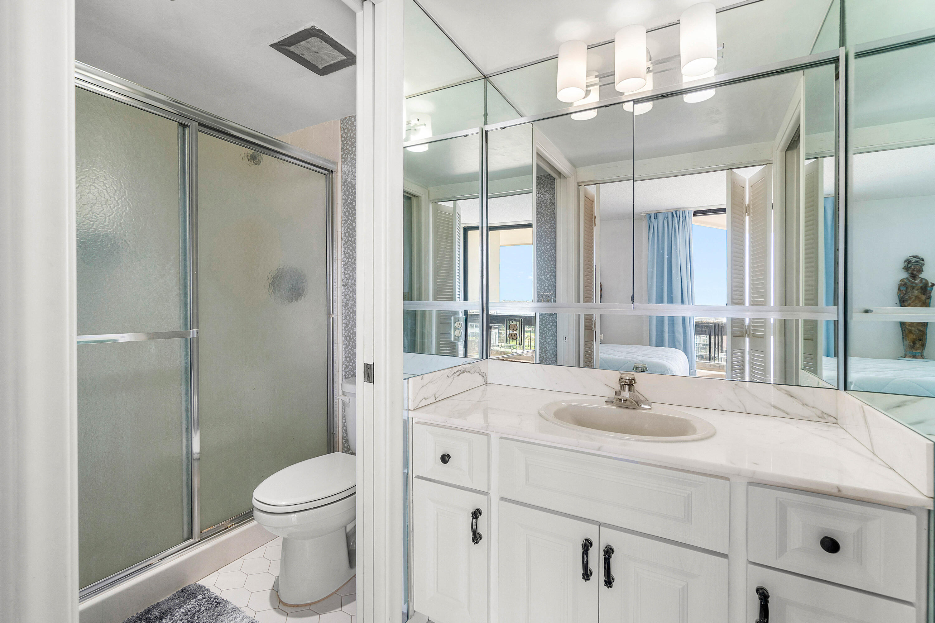 2400 Presidential Way 903