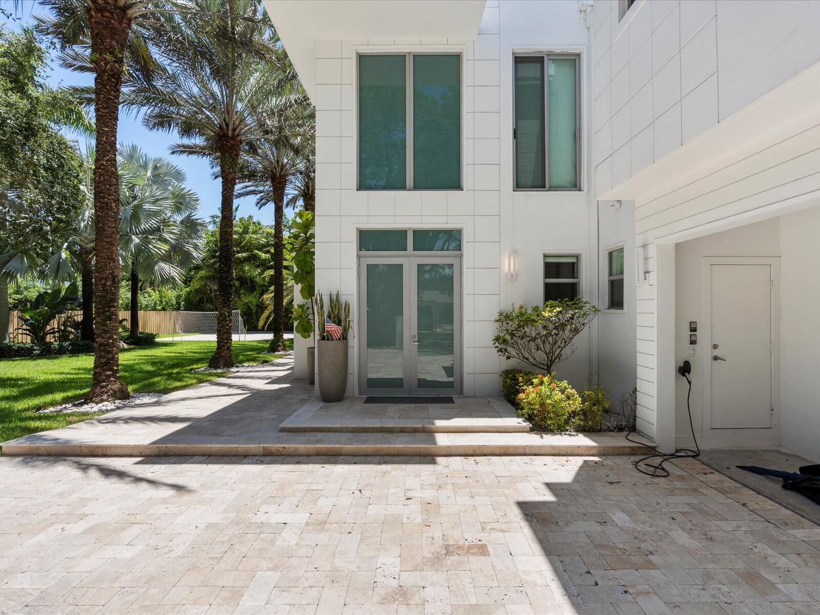 3917 S Le Jeune Road
