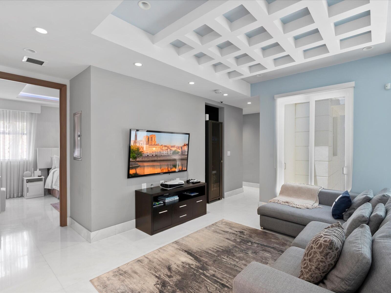 3917 S Le Jeune Road