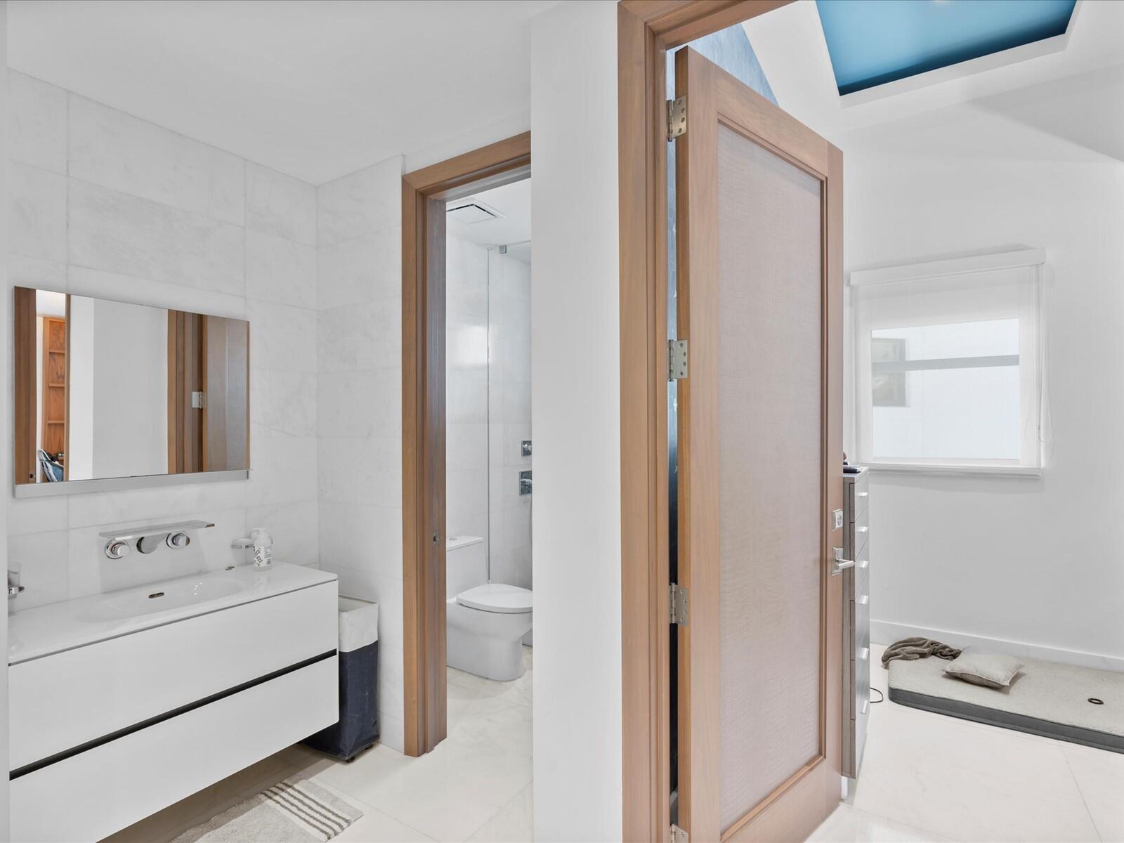 3917 S Le Jeune Road