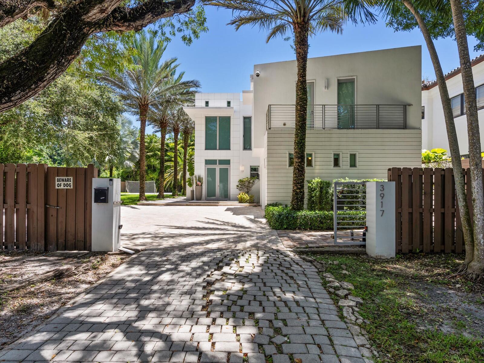 3917 S Le Jeune Road