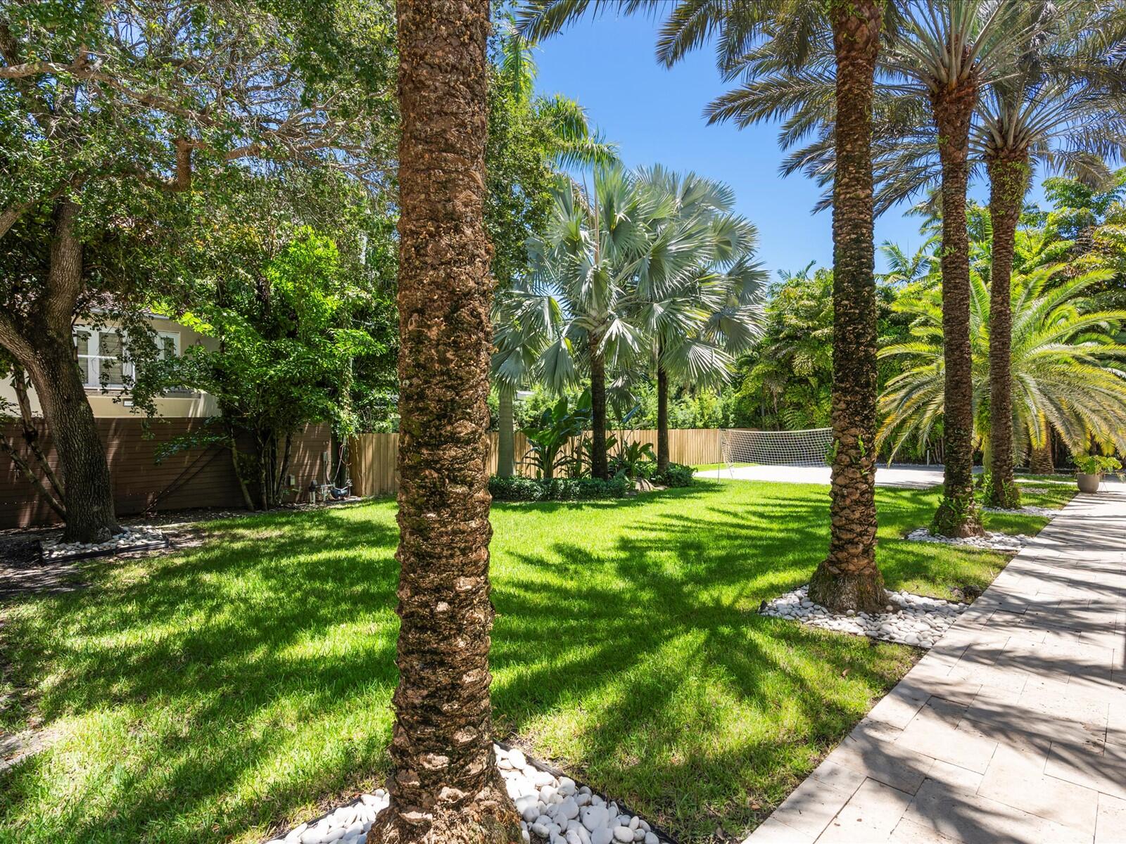 3917 S Le Jeune Road