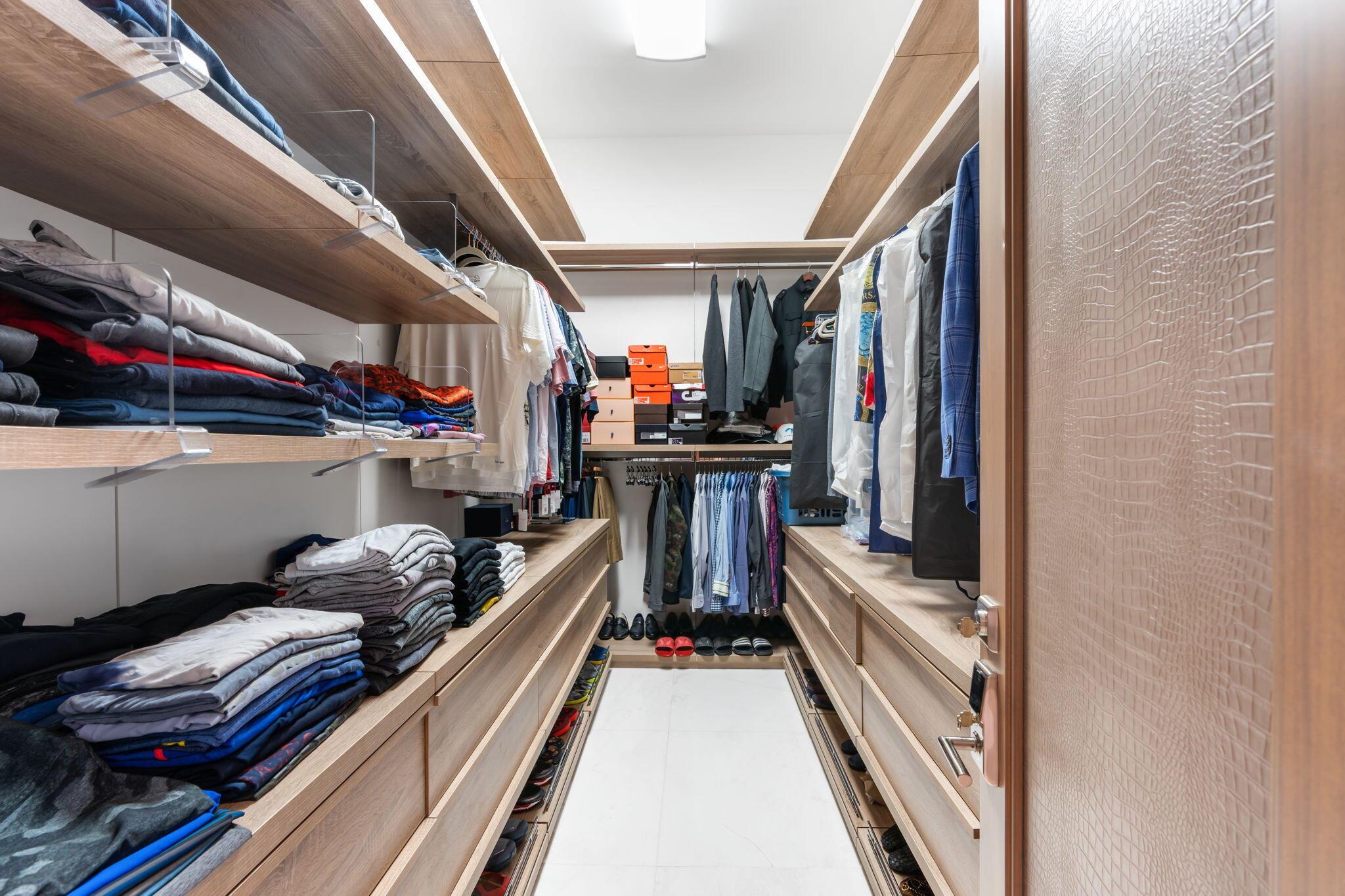 3917 S Le Jeune Road