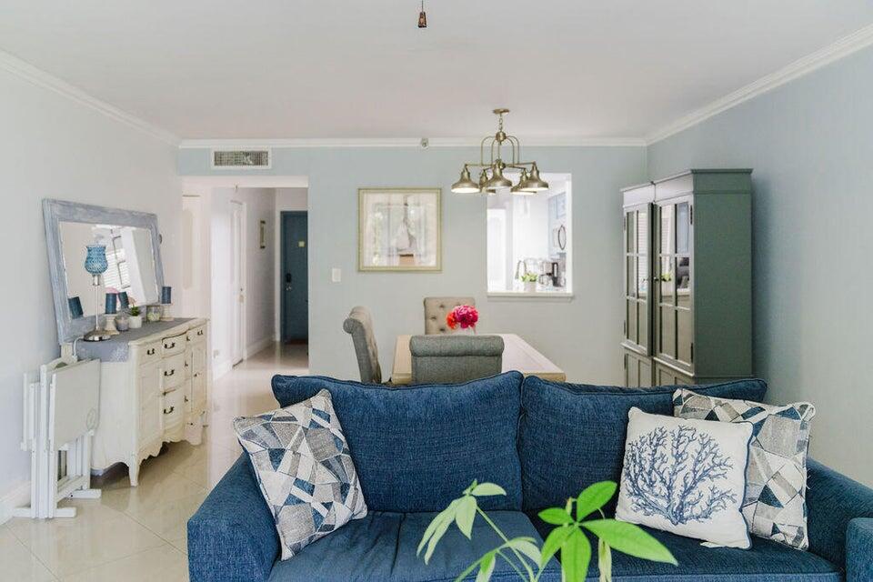 4550 NW 18th Avenue 208
