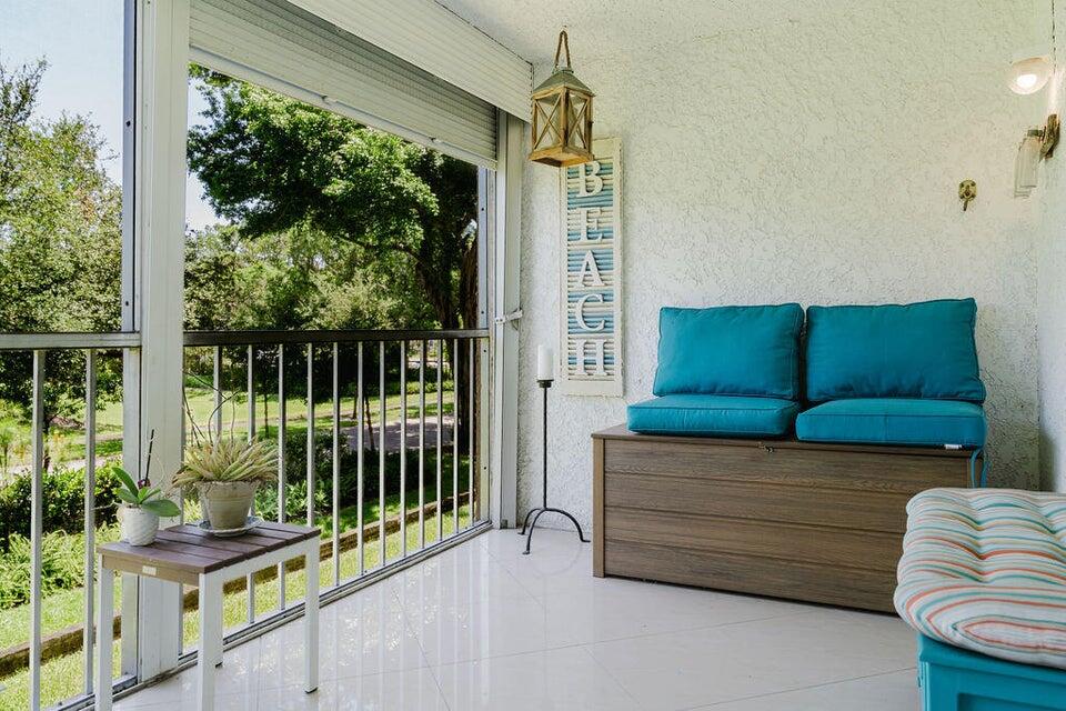 4550 NW 18th Avenue 208