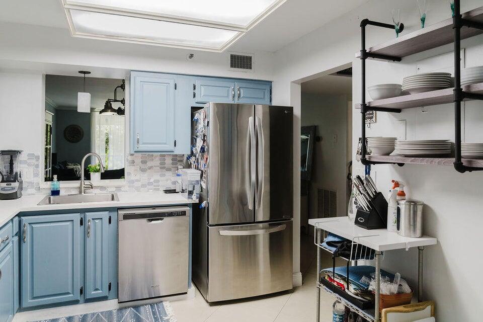 4550 NW 18th Avenue 208