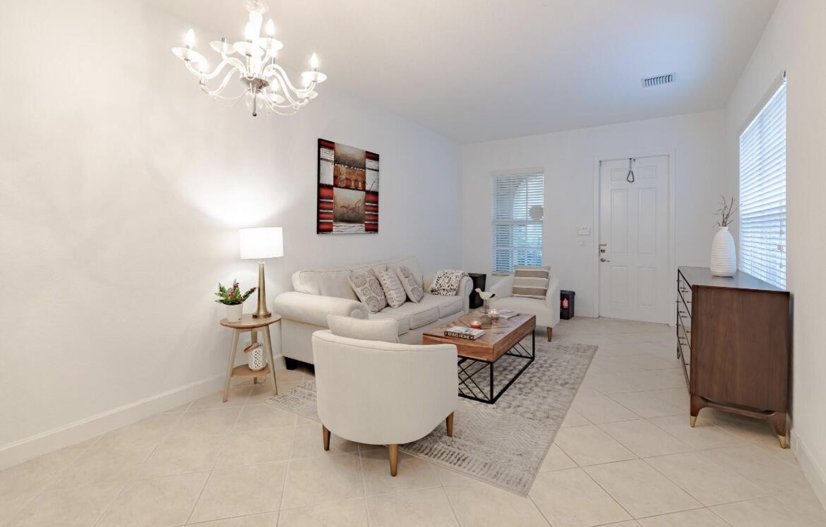 2812 Eagle Rock Circle 902