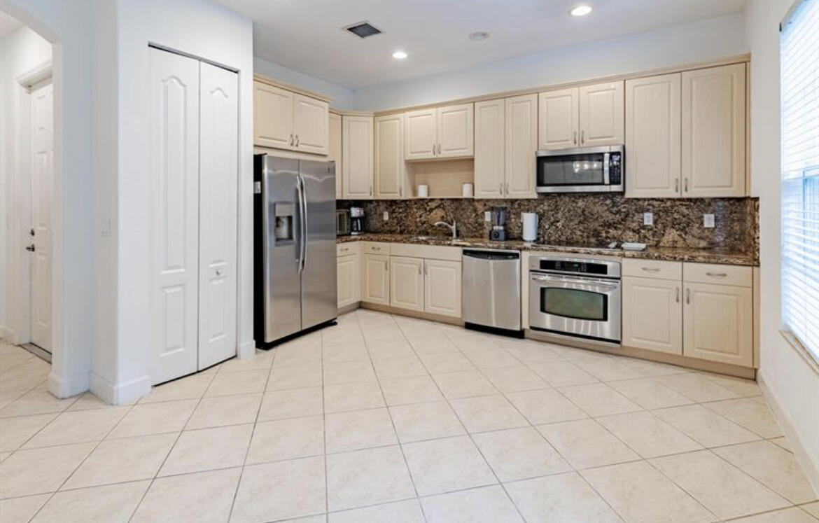 2812 Eagle Rock Circle 902