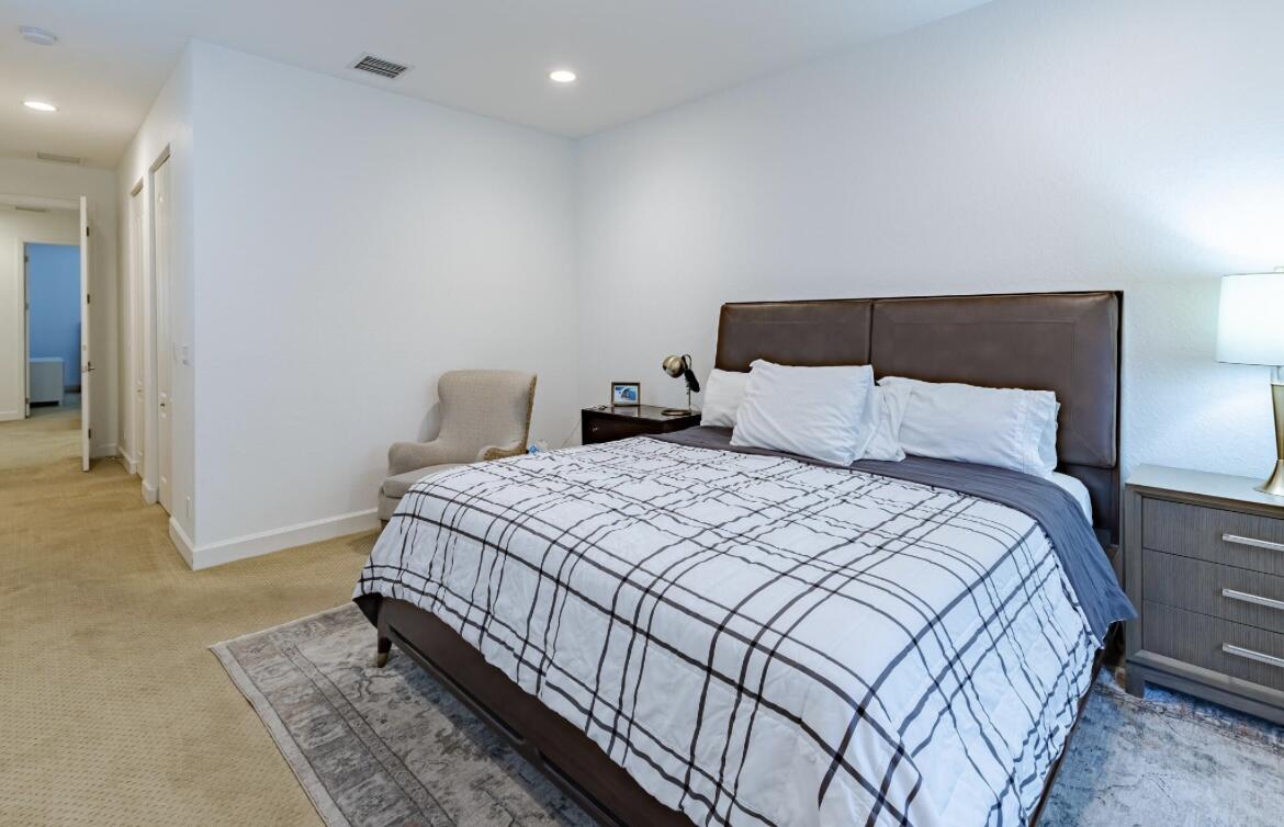 2812 Eagle Rock Circle 902