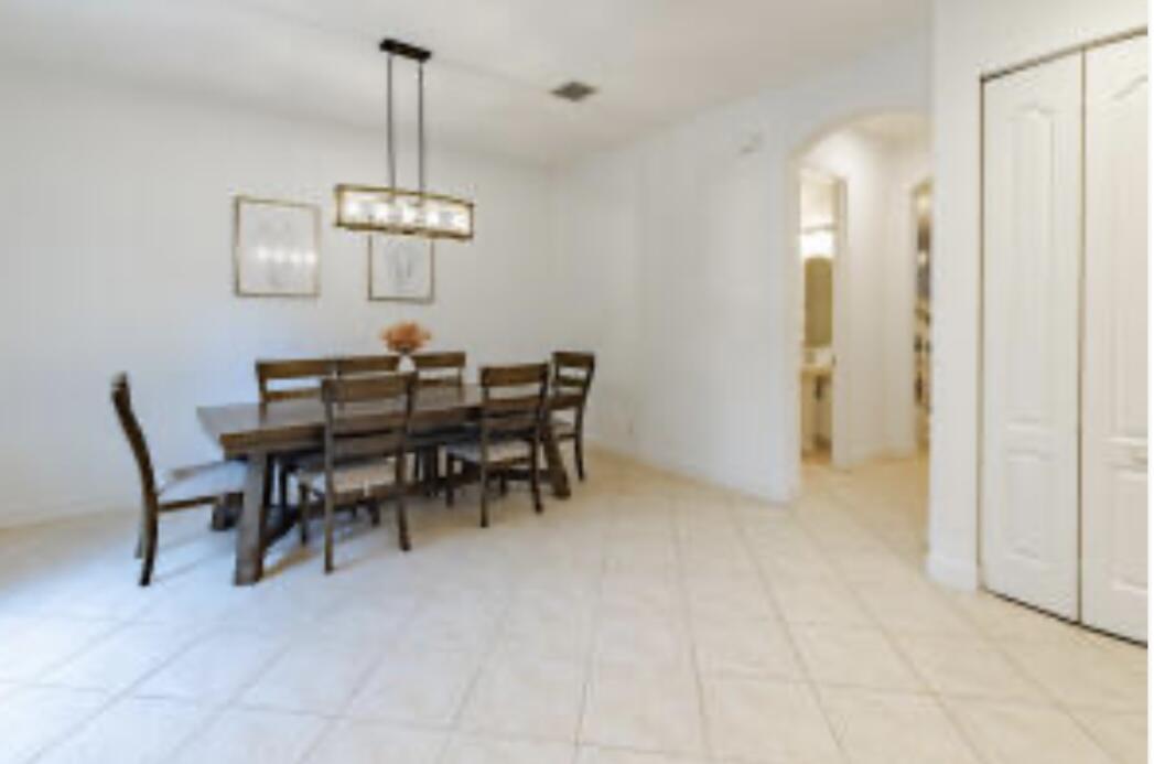 2812 Eagle Rock Circle 902