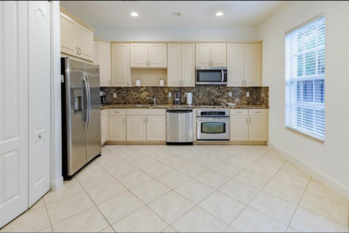 2812 Eagle Rock Circle 902