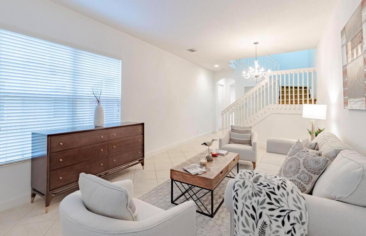 2812 Eagle Rock Circle 902