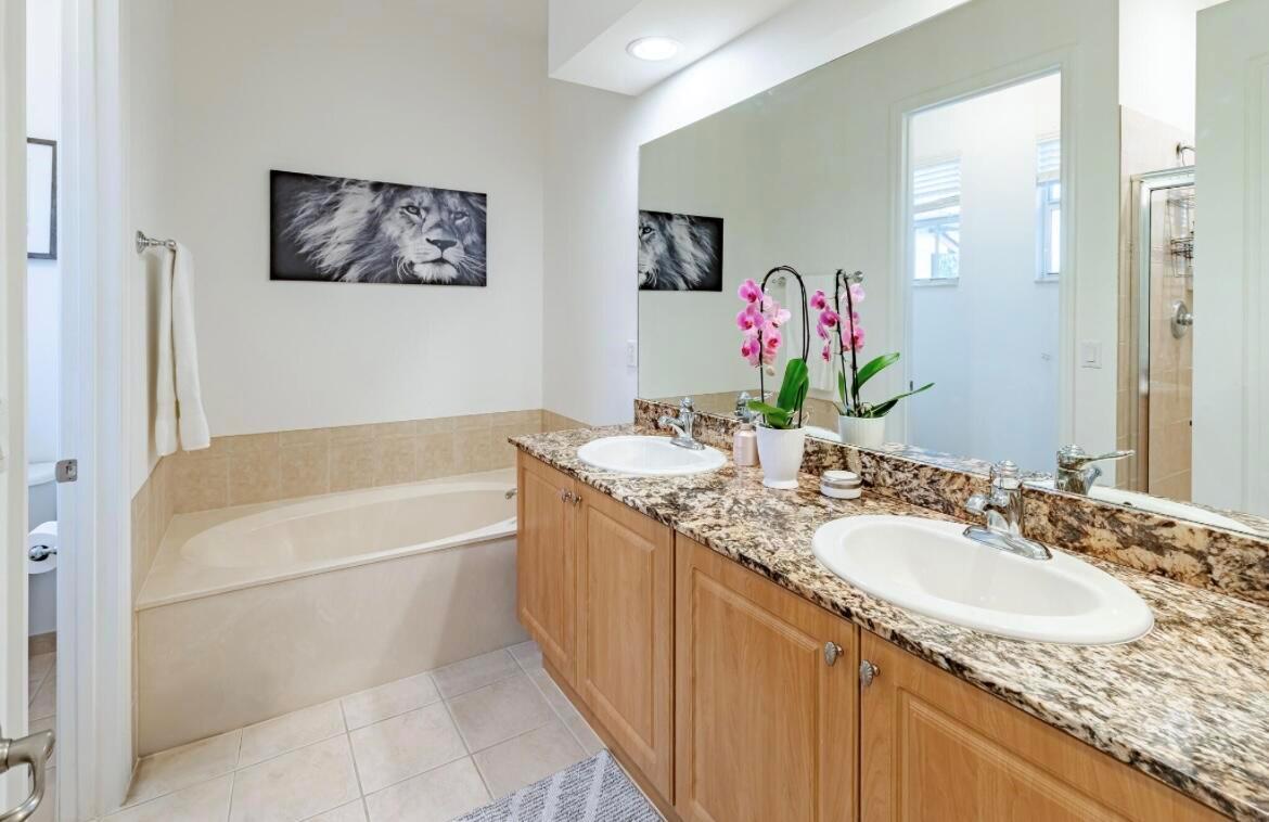 2812 Eagle Rock Circle 902