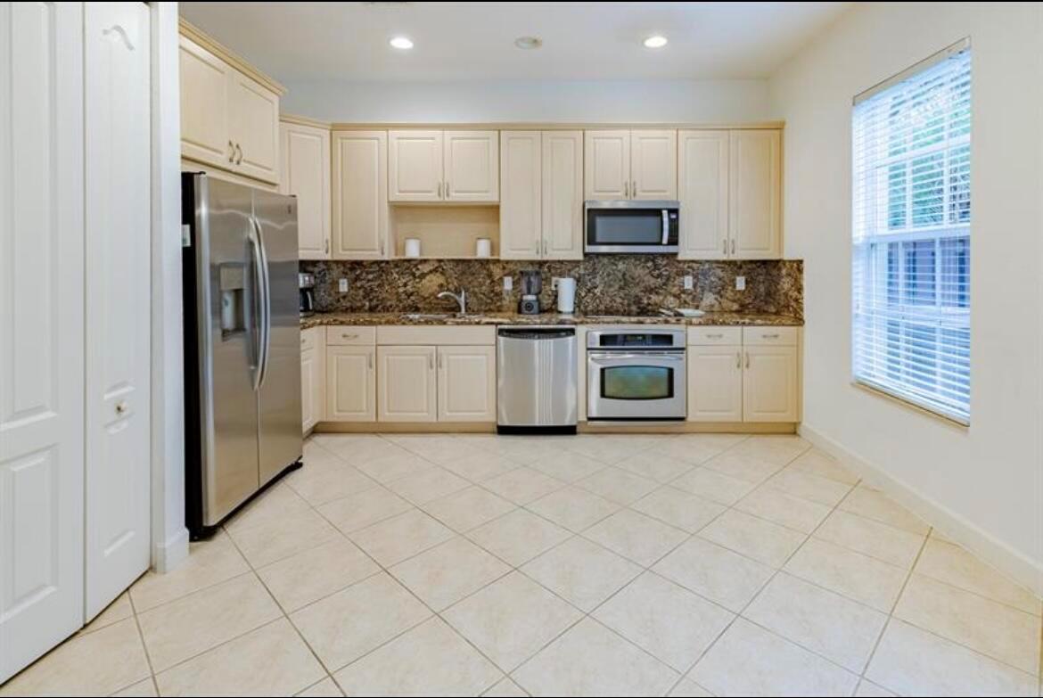 2812 Eagle Rock Circle 902