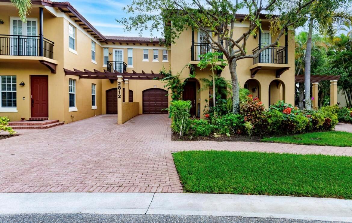 2812 Eagle Rock Circle 902
