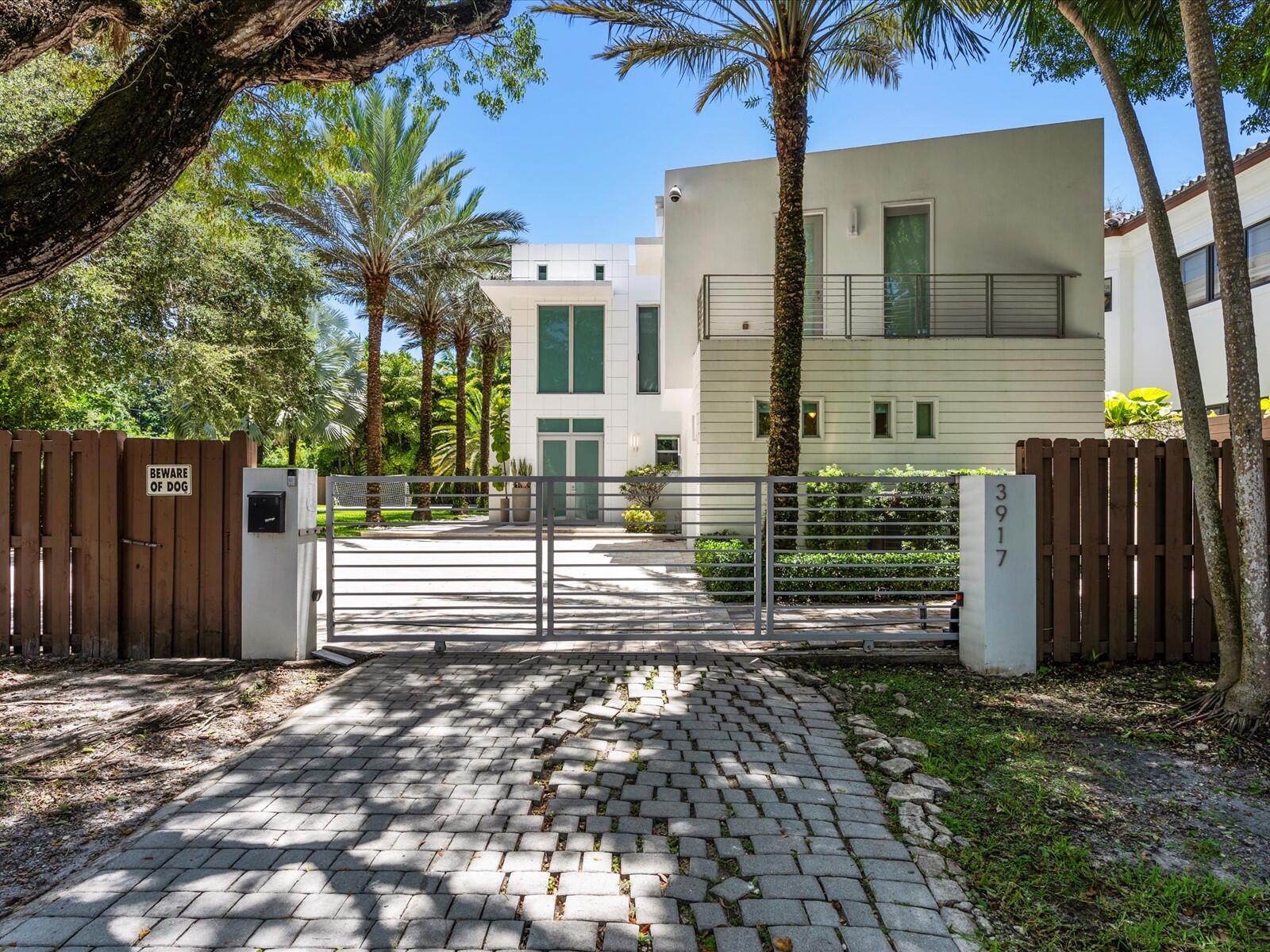 3917 S Le Jeune Road