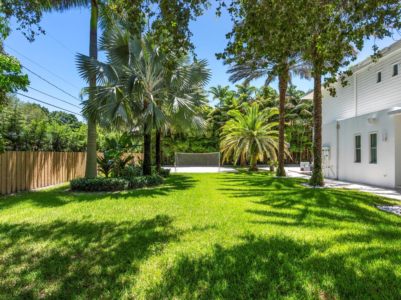 3917 S Le Jeune Road