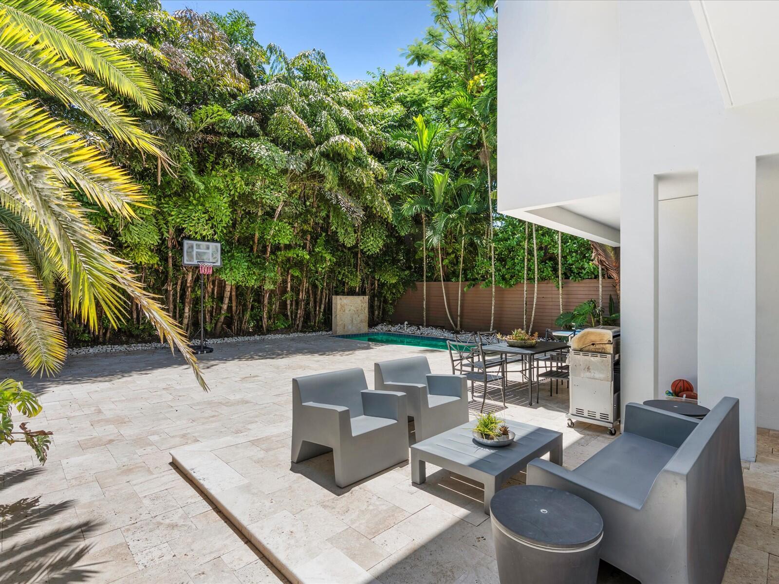 3917 S Le Jeune Road