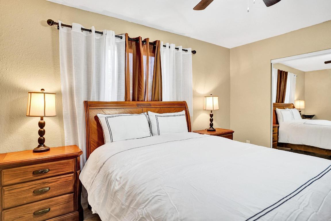 2349 Seminole Boulevard