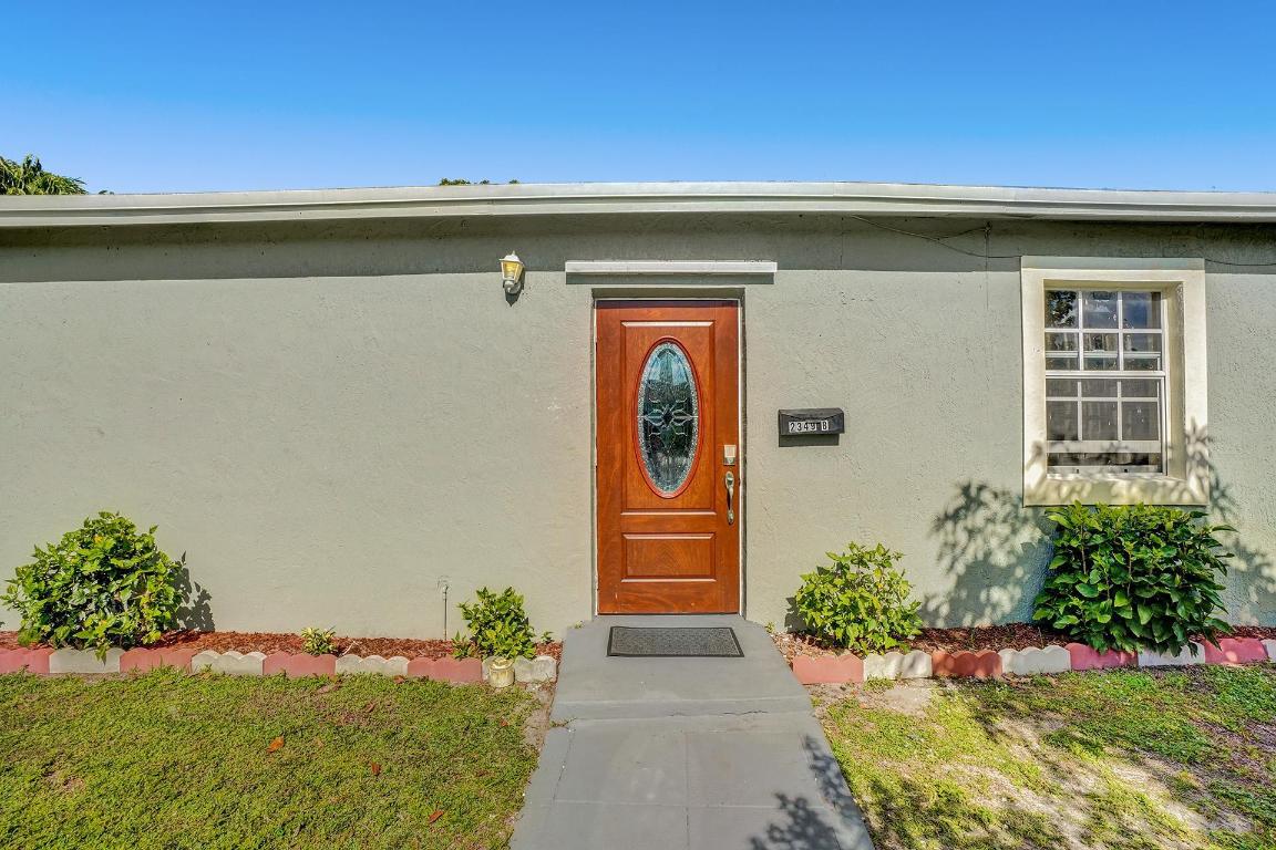 2349 Seminole Boulevard