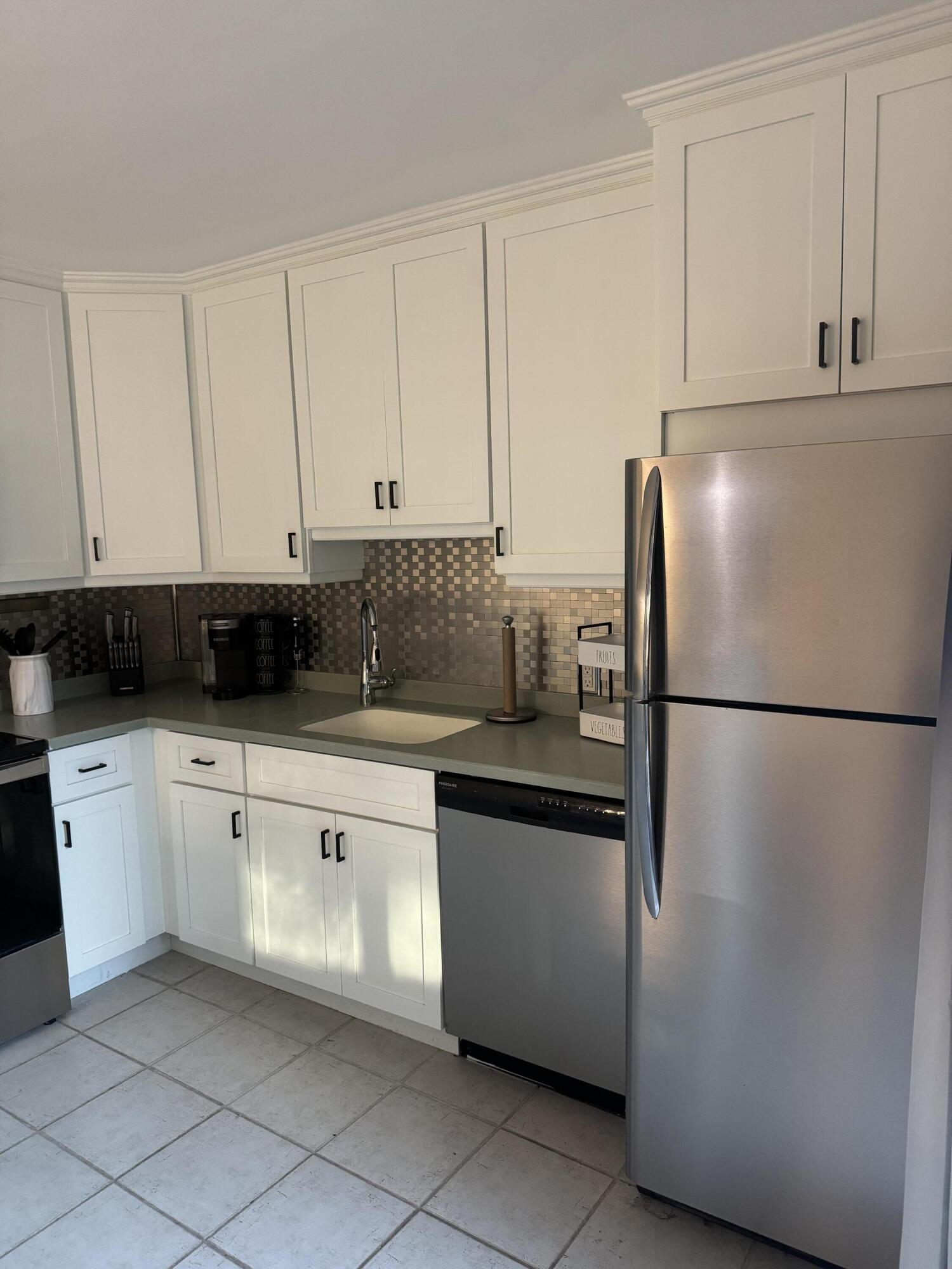 6111 SE Riverboat Drive