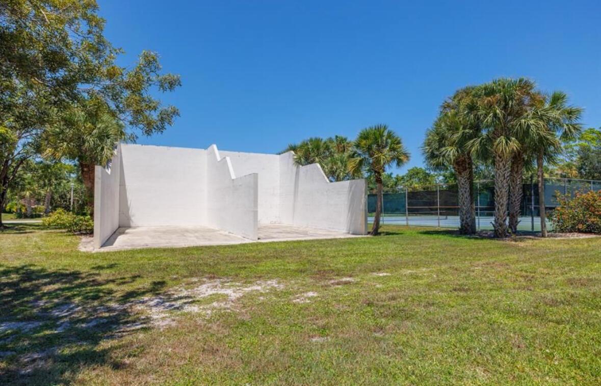 6111 SE Riverboat Drive