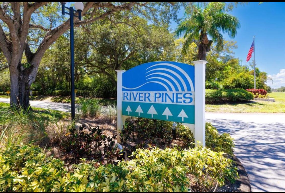 6111 SE Riverboat Drive