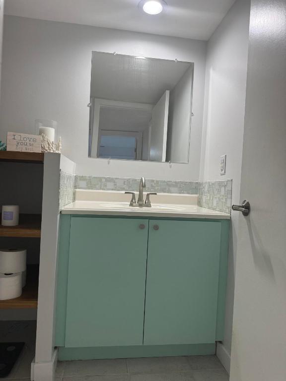 6111 SE Riverboat Drive