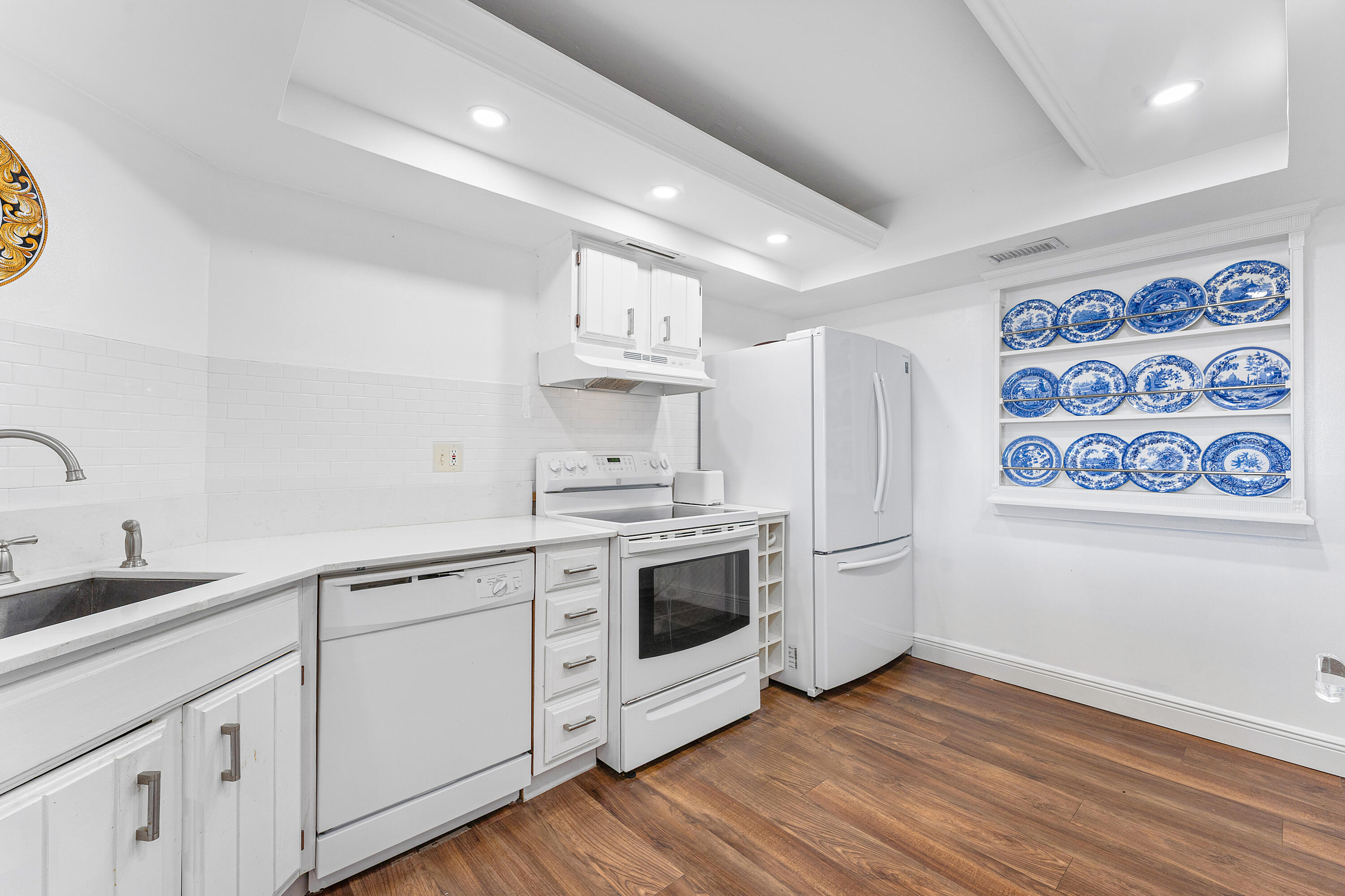 2400 Presidential Way 503