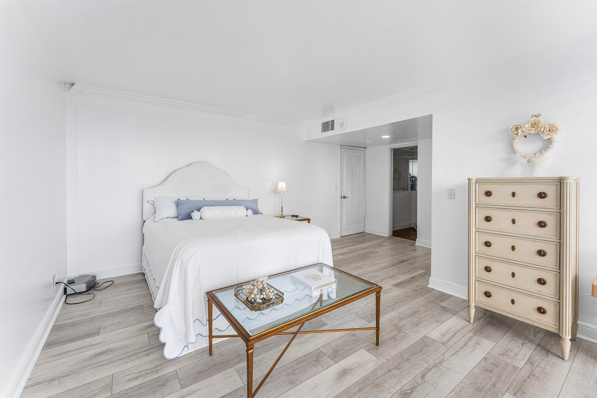 2400 Presidential Way 503