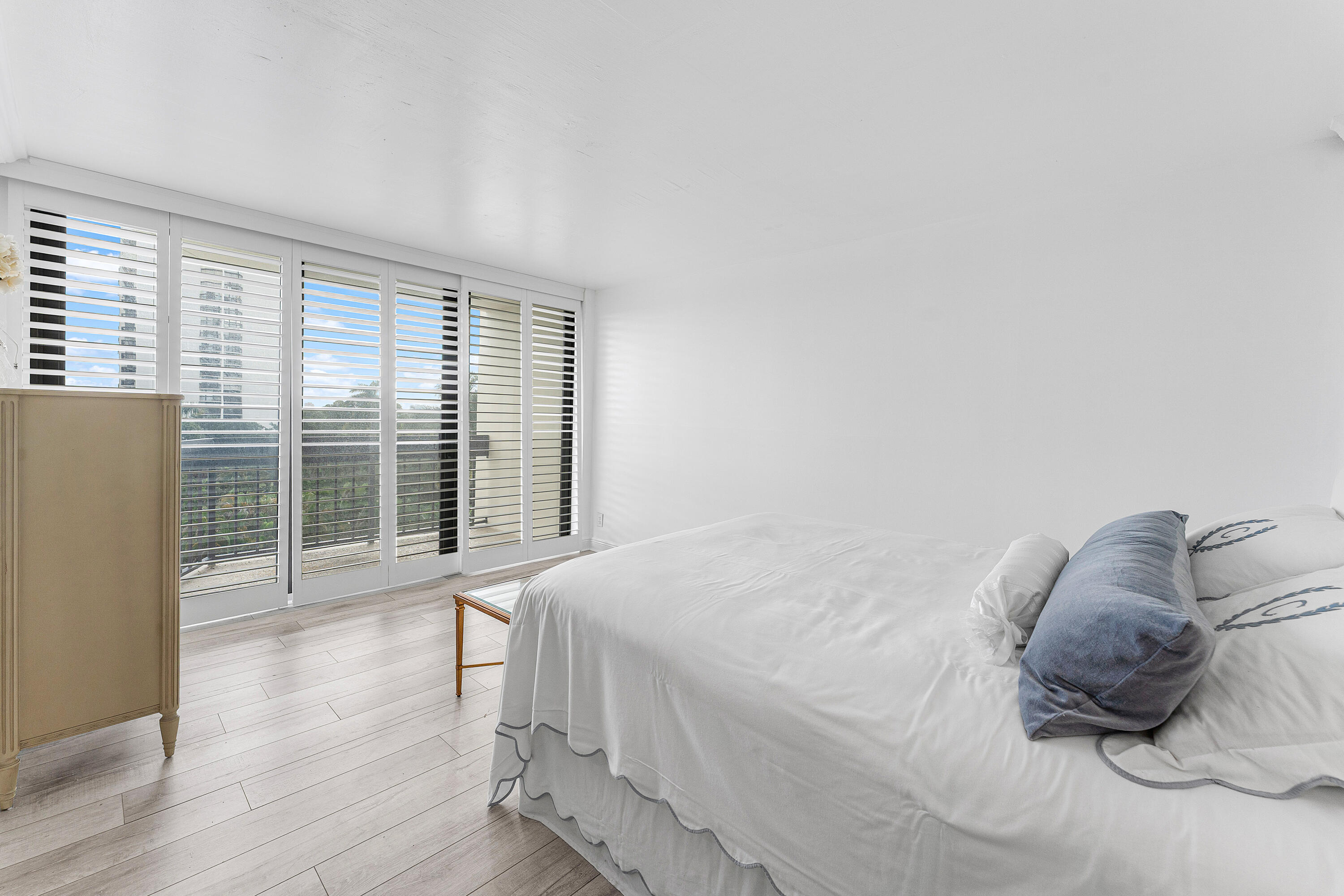 2400 Presidential Way 503