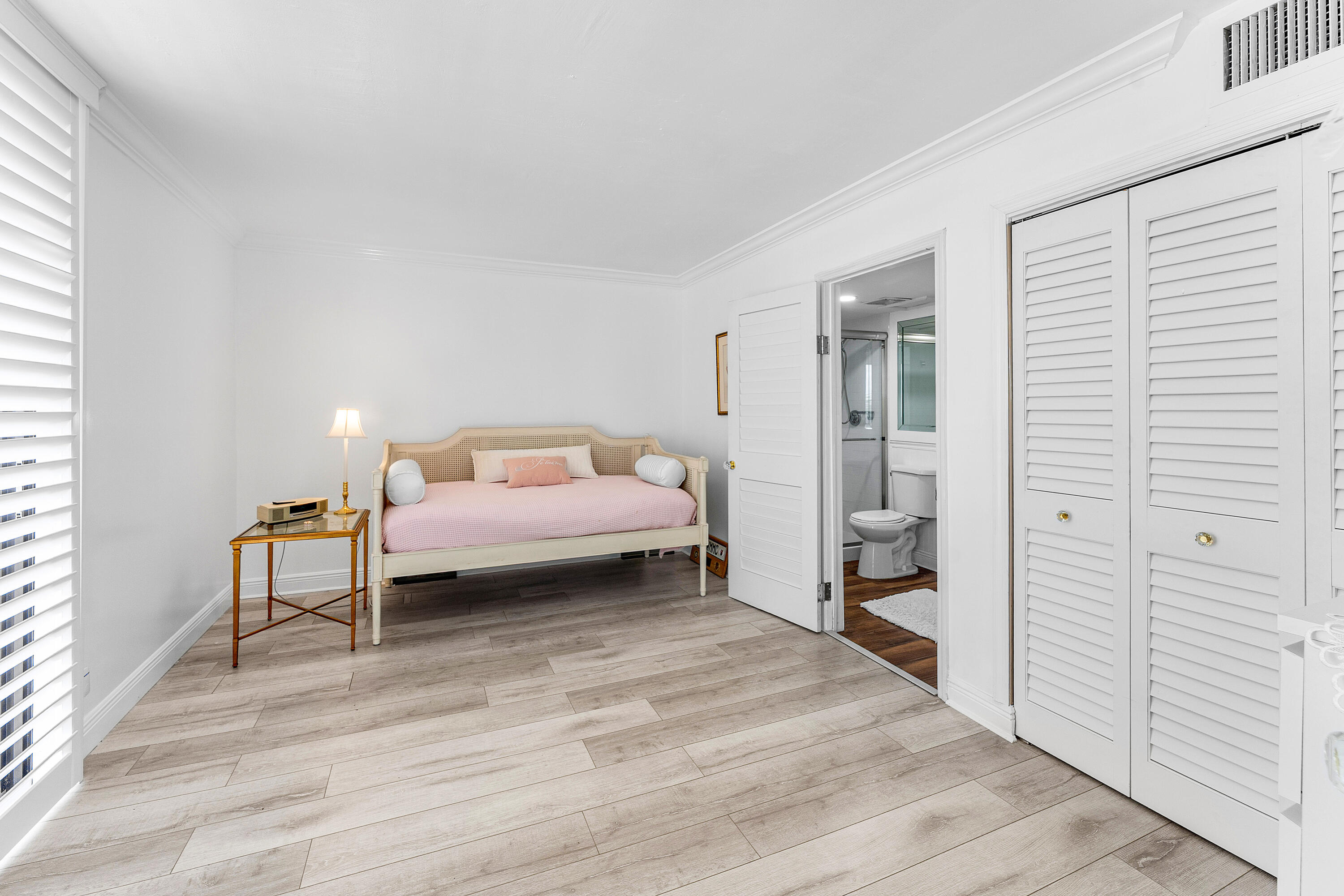 2400 Presidential Way 503