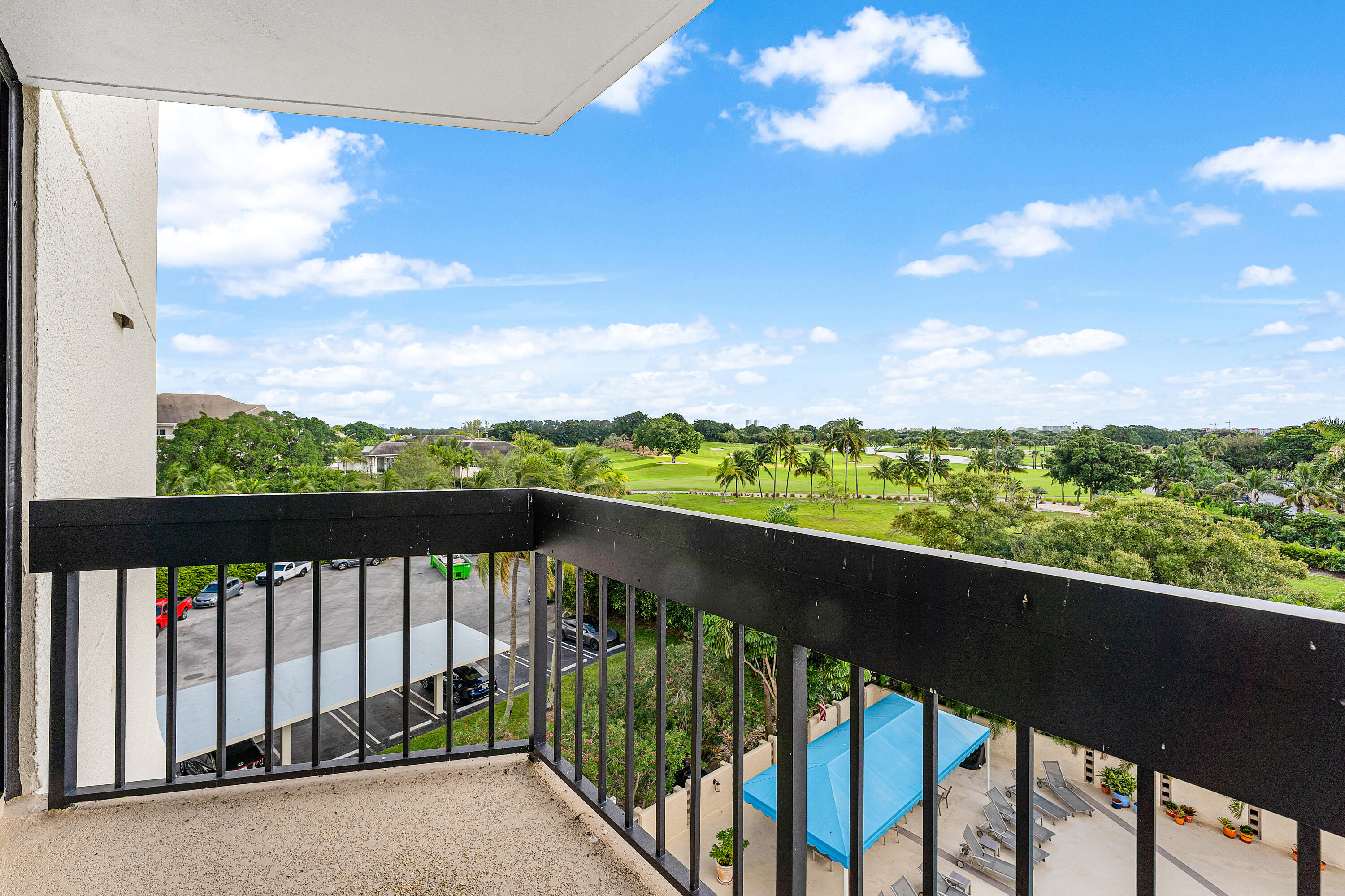 2400 Presidential Way 503