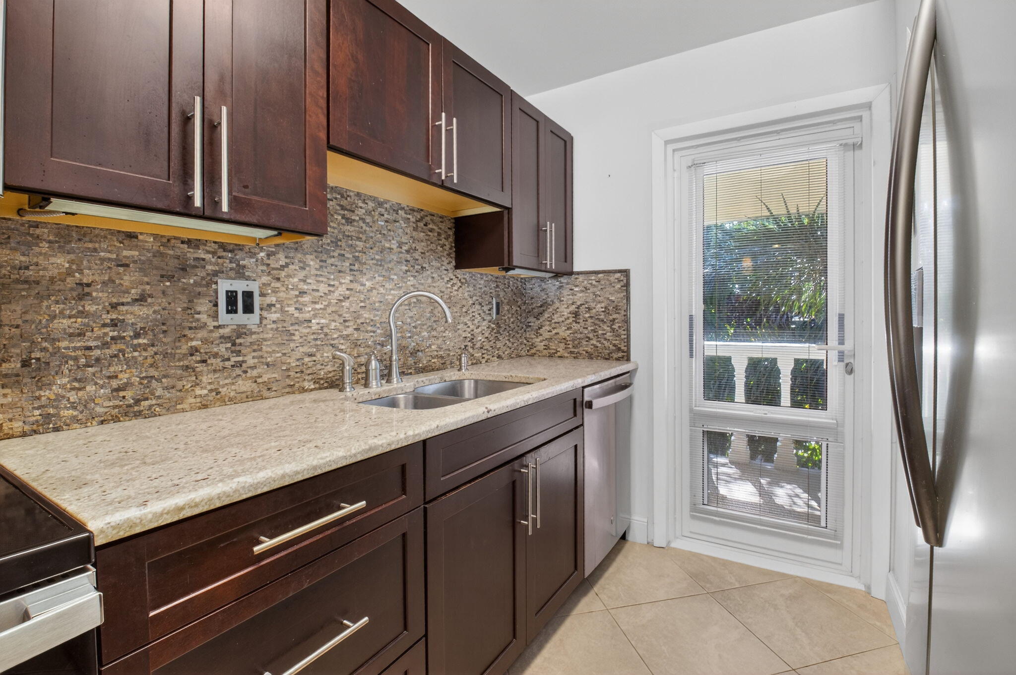 80 Venetian Drive 307s