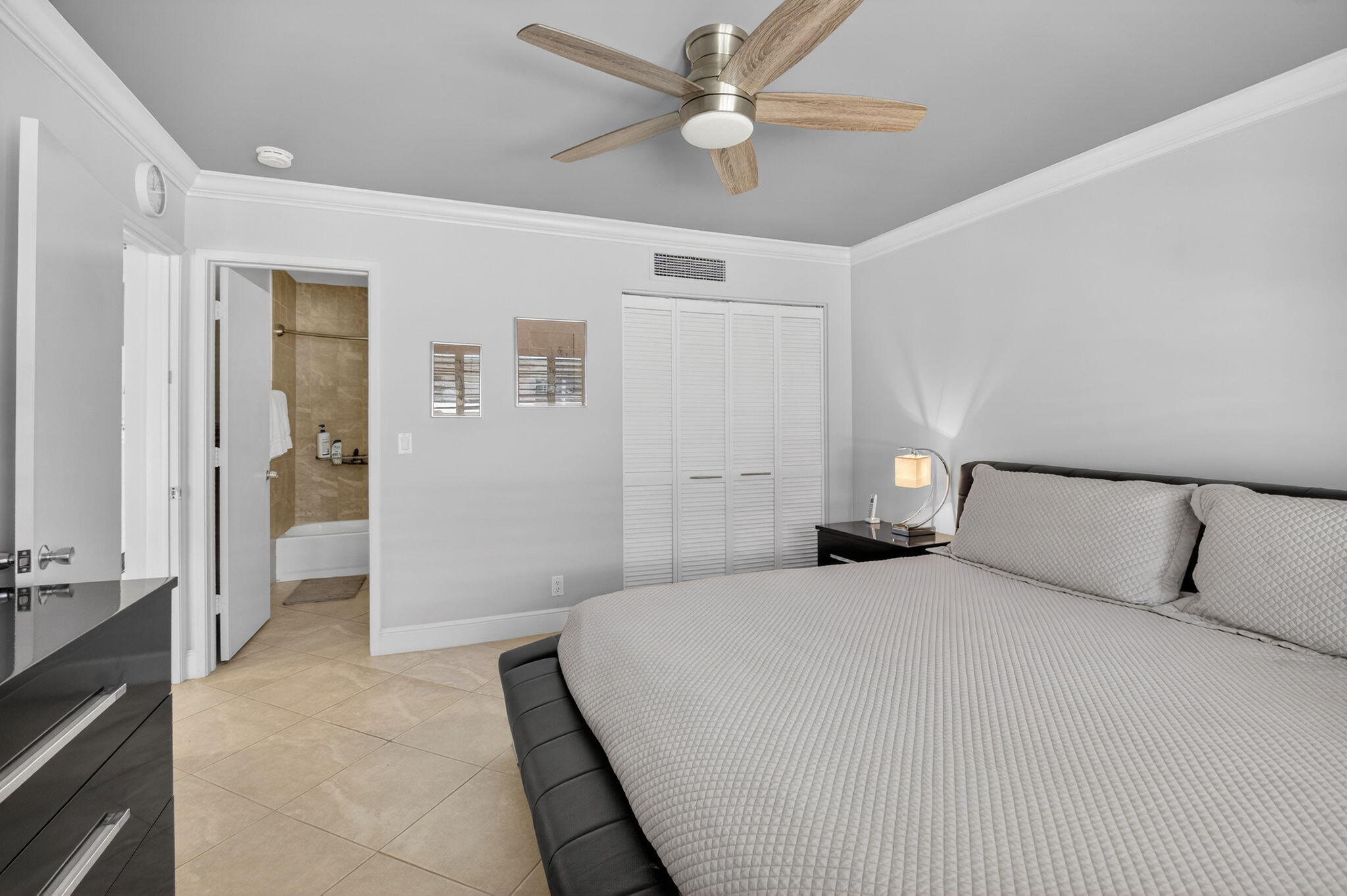 80 Venetian Drive 307s