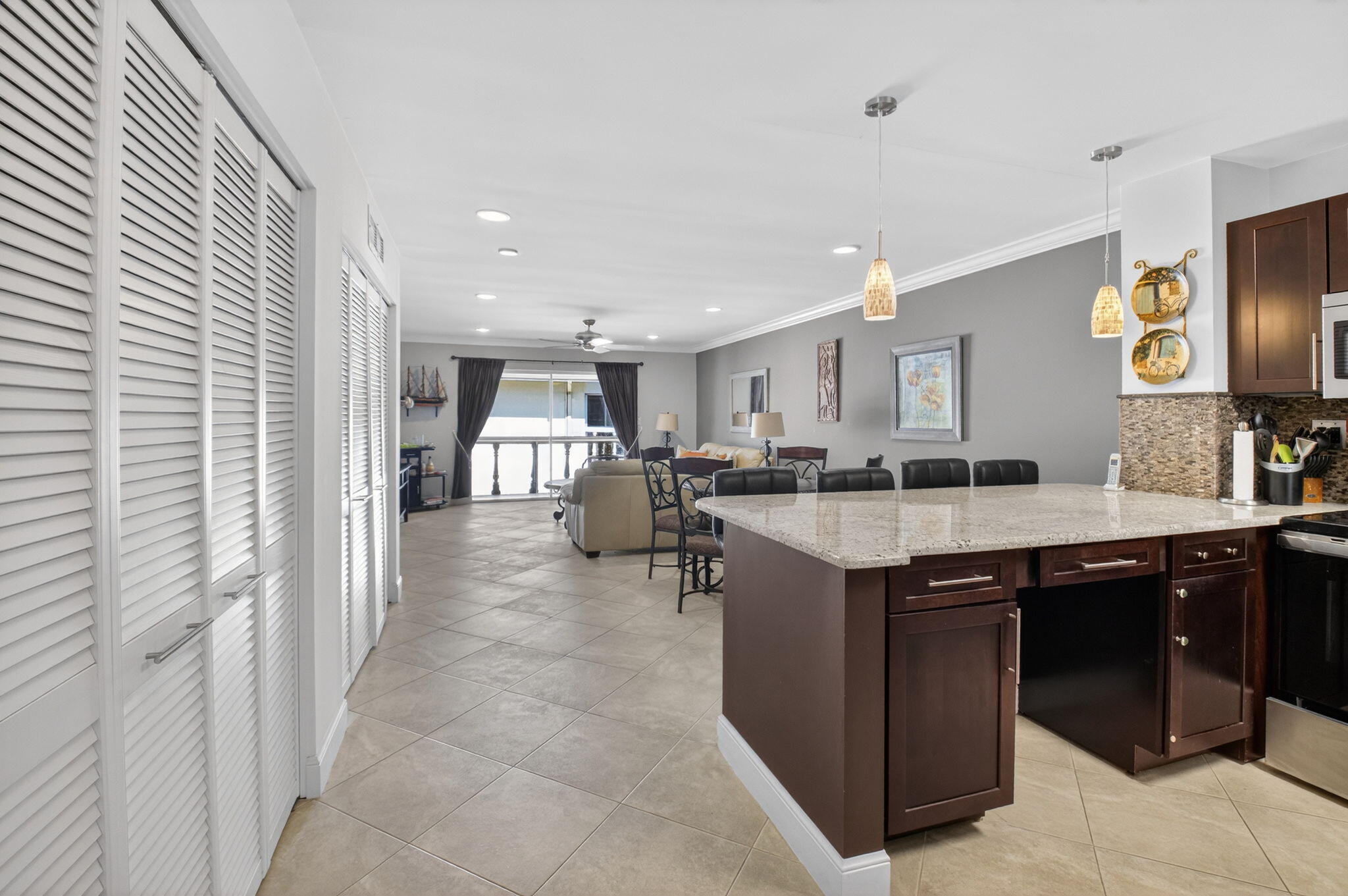 80 Venetian Drive 307s