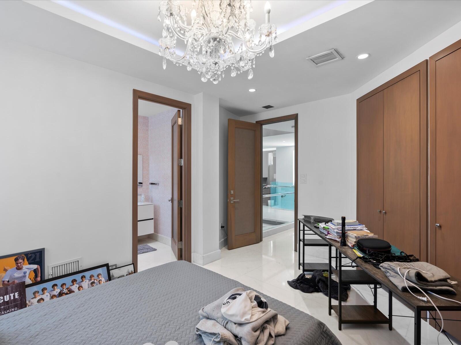 3917 S Le Jeune Road