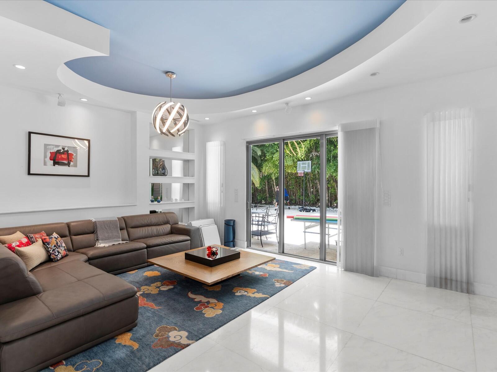 3917 S Le Jeune Road