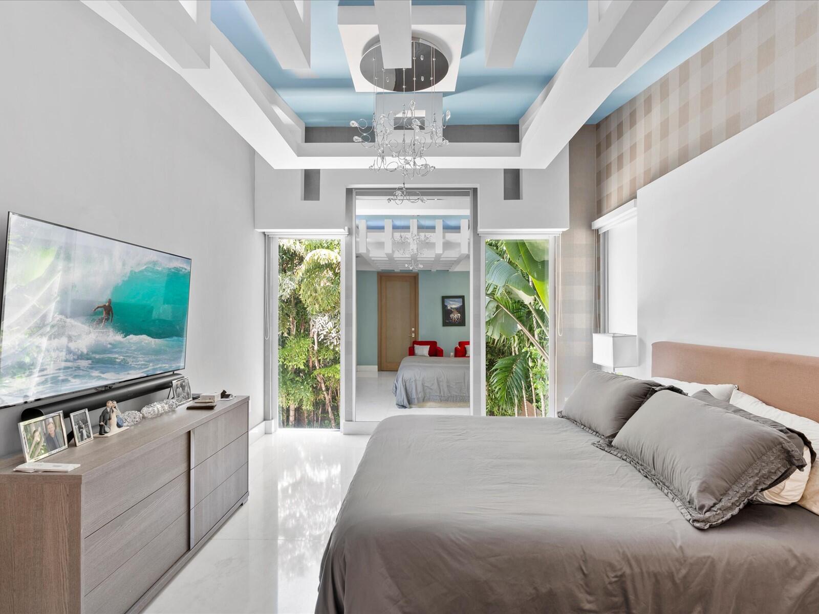 3917 S Le Jeune Road