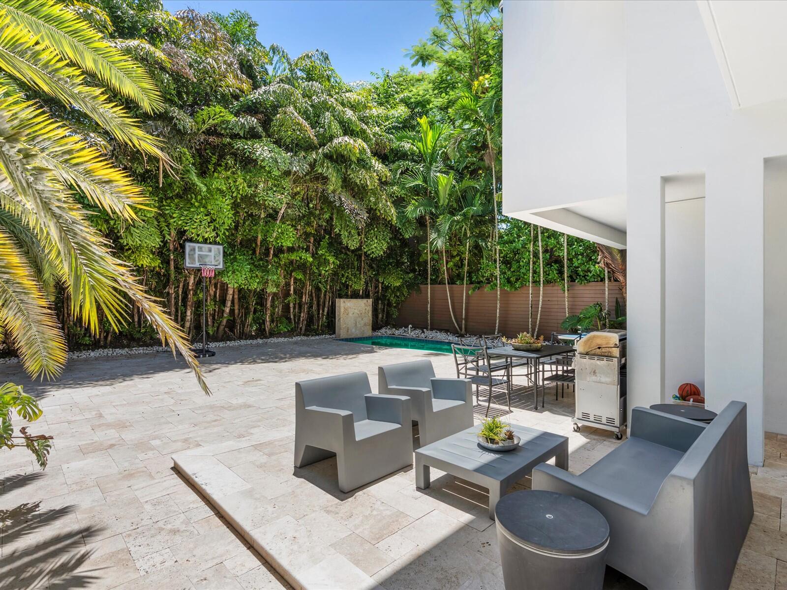 3917 S Le Jeune Road