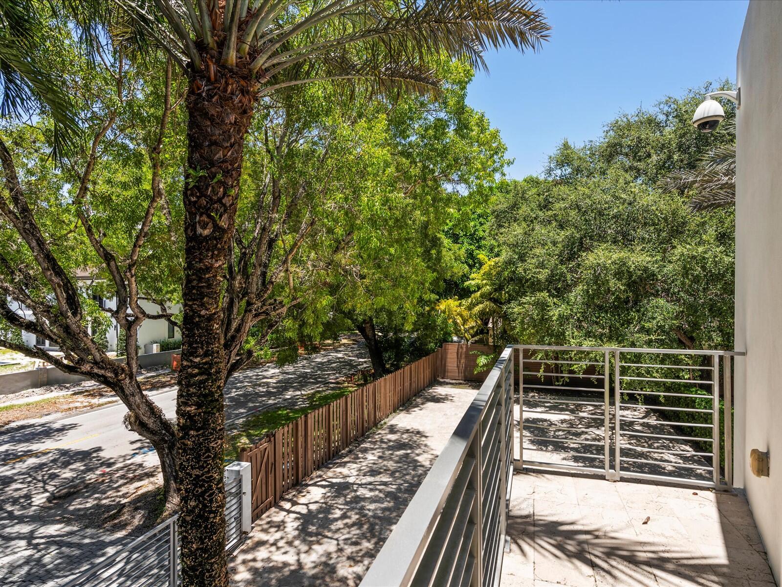 3917 S Le Jeune Road