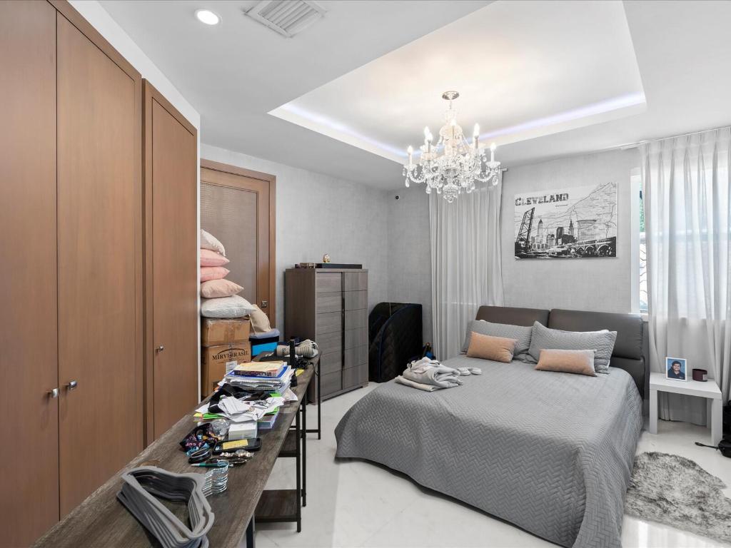 3917 S Le Jeune Road