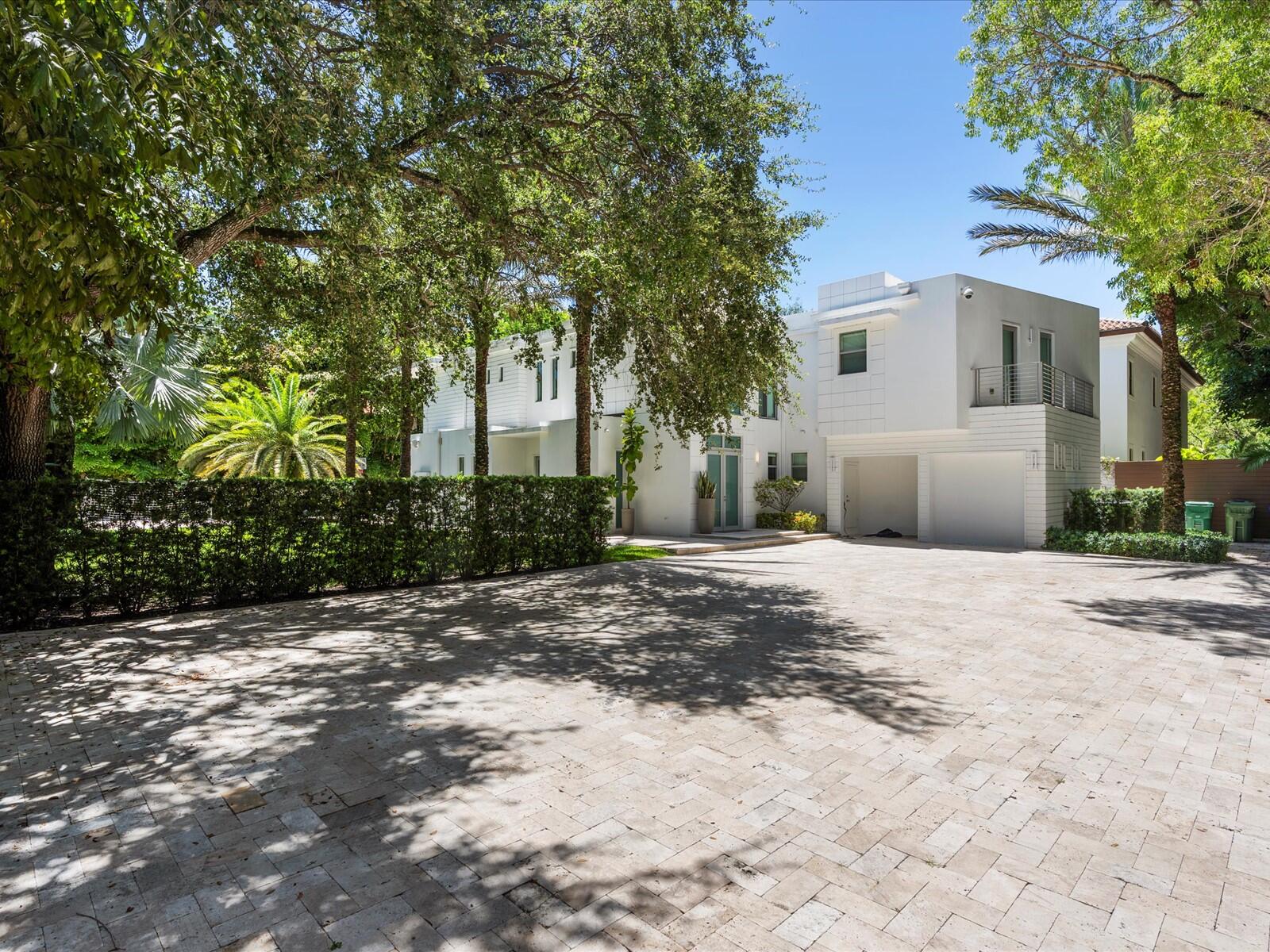 3917 S Le Jeune Road