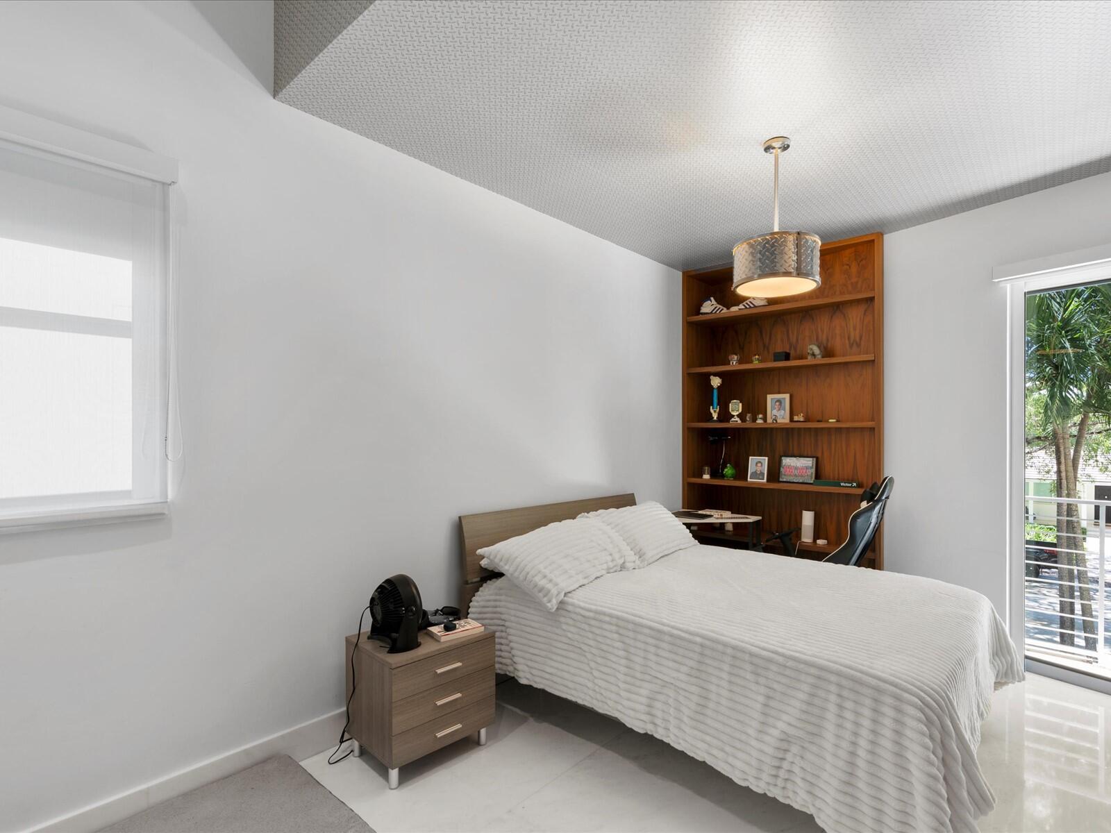 3917 S Le Jeune Road