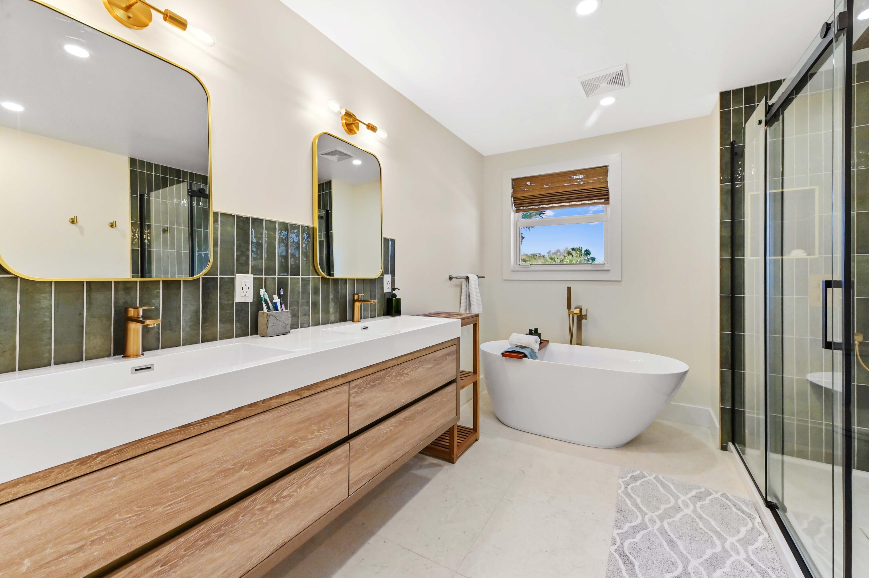 8017 Stirrup Cay Court